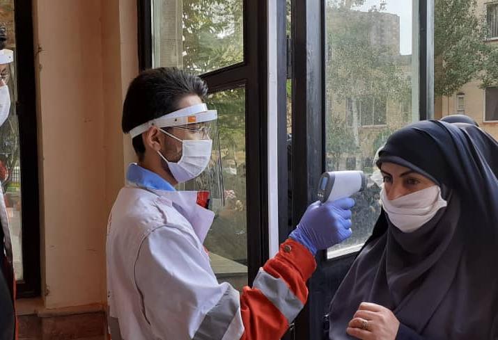پوشش امدادی و غربالگری هلال احمر در آزمون استخدامی در دانشگاه آزاد تبریز